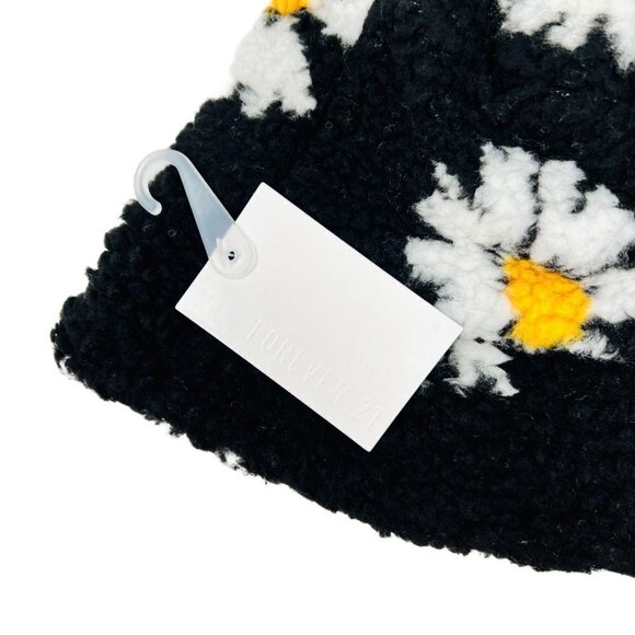 FOREVER 21 Daisy Faux Fur Hat - Picture 5 of 9